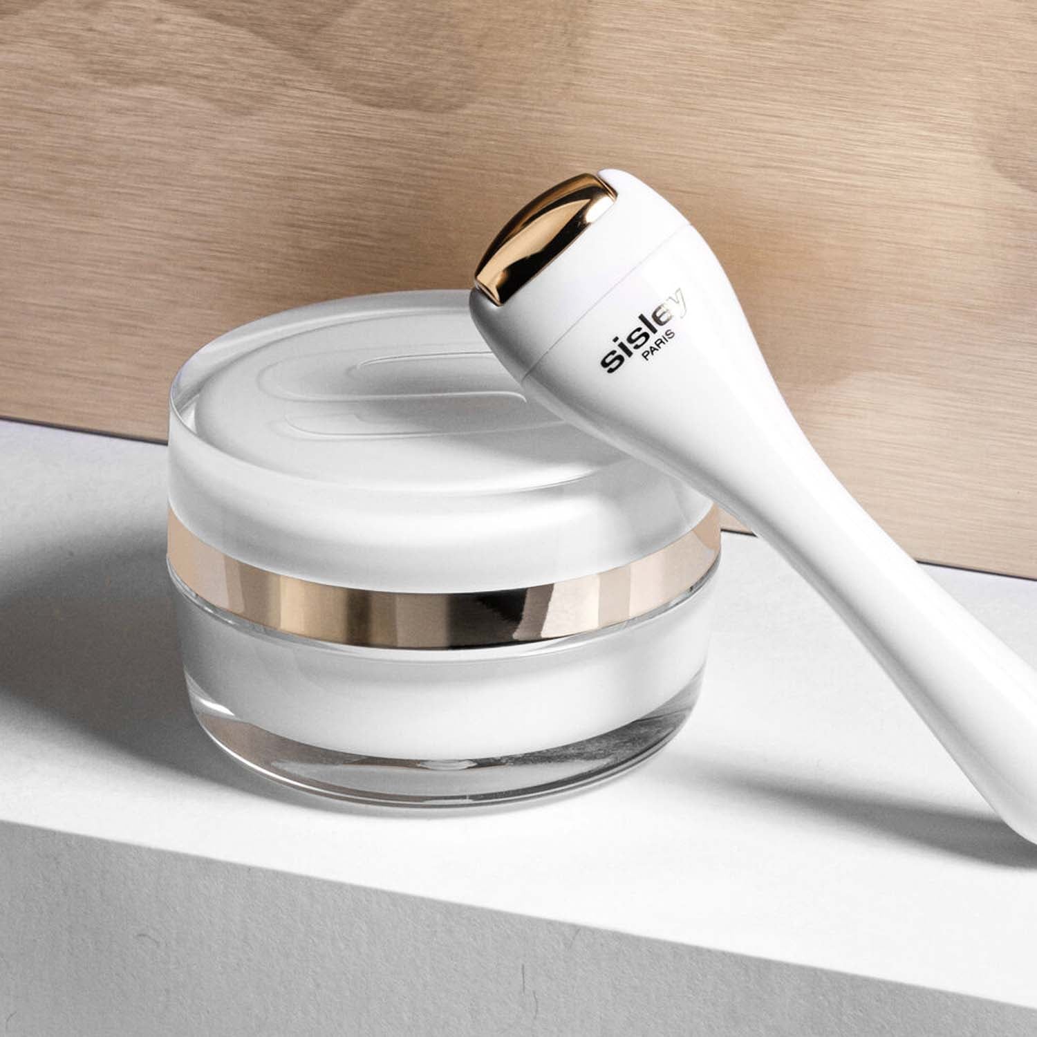 SISLEŸA L'INTÉGRAL ANTI-ÂGE CRÈME CONTOUR DES YEUX ET DE LÈVRES