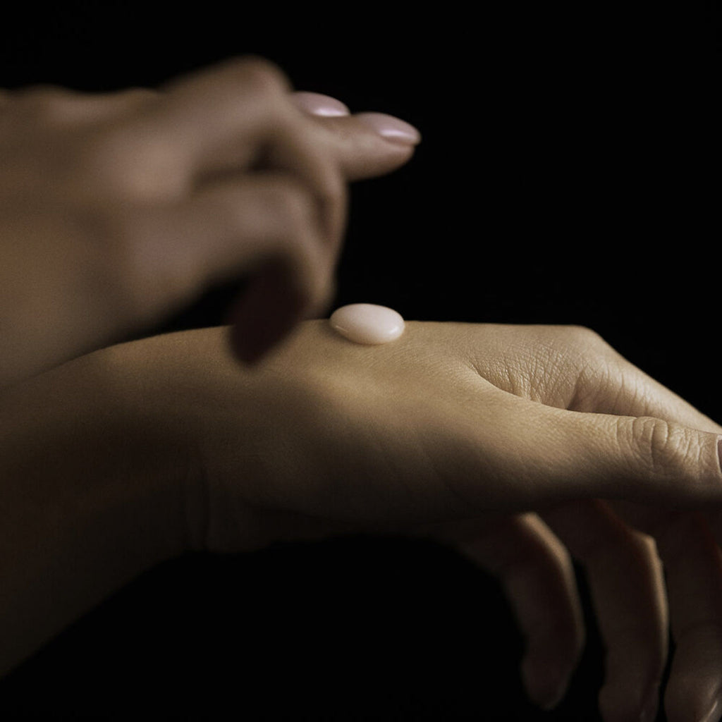 SUPREMŸA AT NIGHT THE SUPREME ANTI-AGING SKIN CARE LOTION