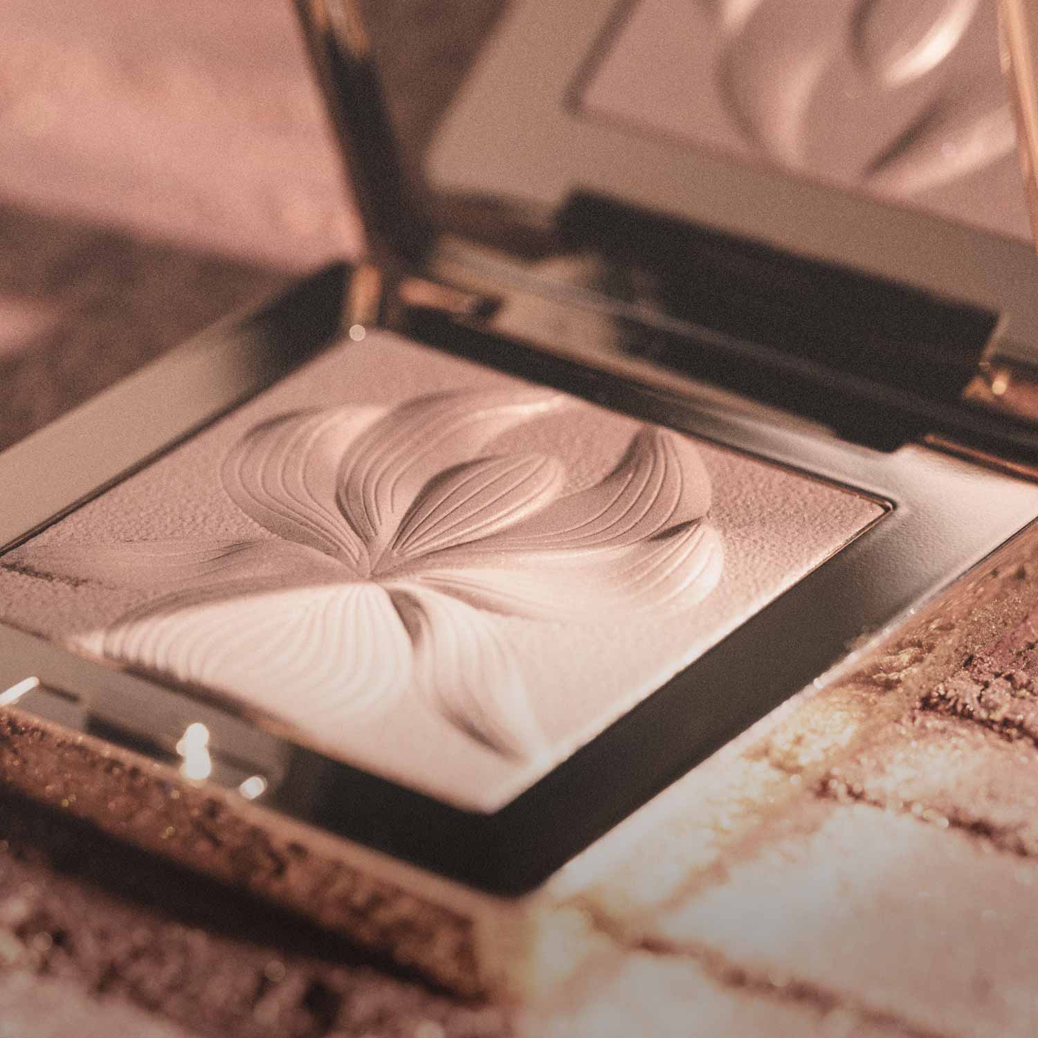 L'ORCHIDEE HIGHLIGHTER