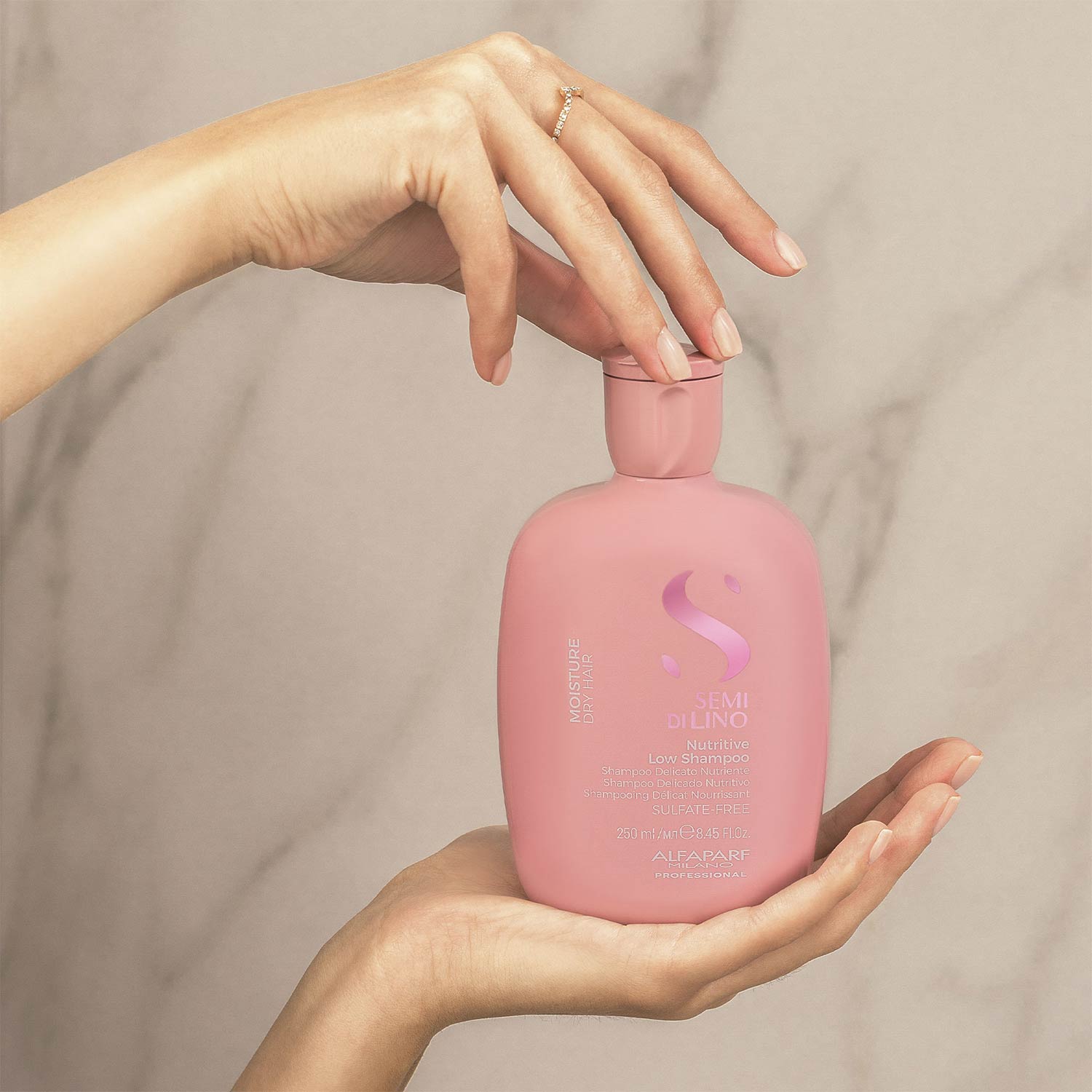 Semi Di Lino Moisture Shampoo