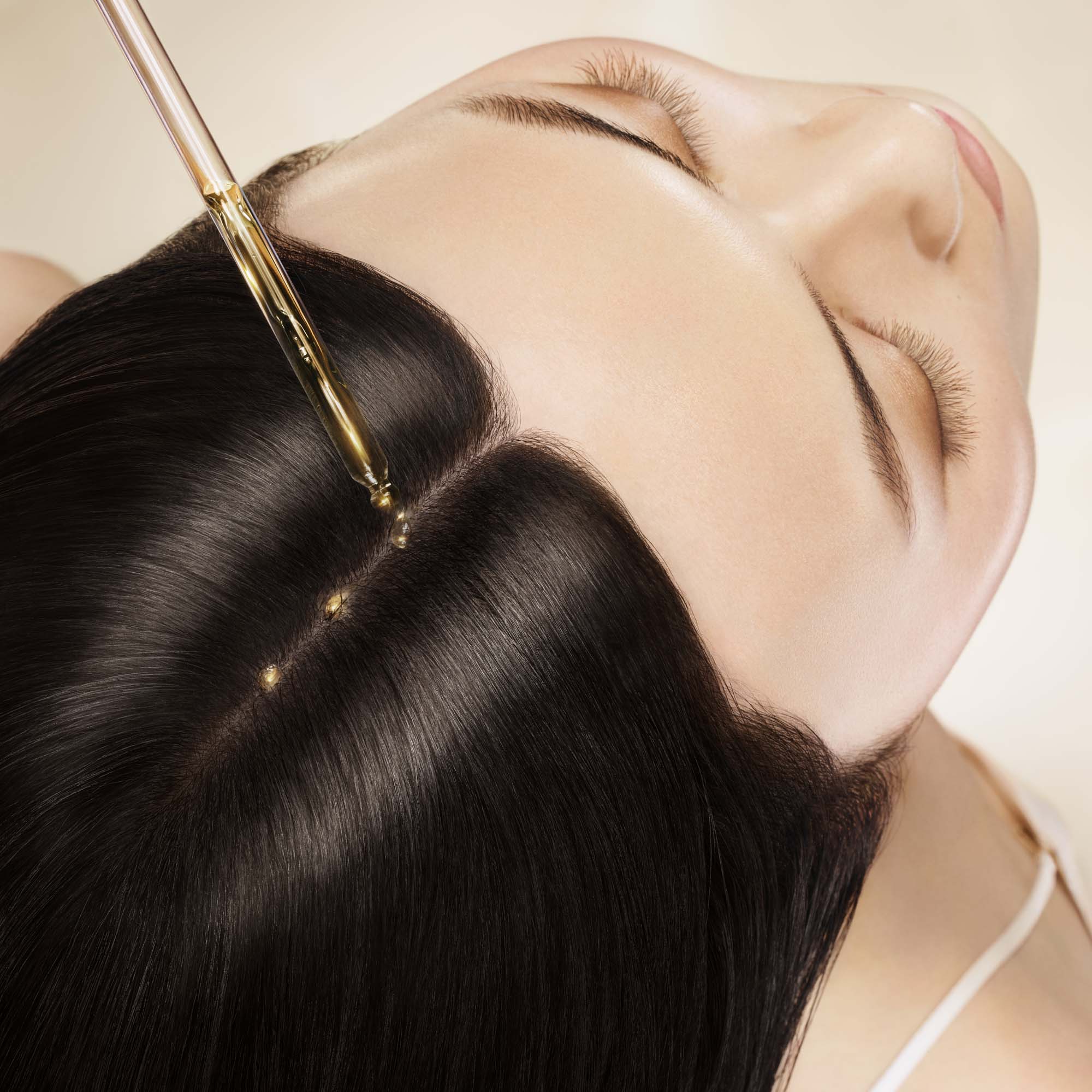 Abeille Royale Scalp &amp; Hair Youth Oil in Serum